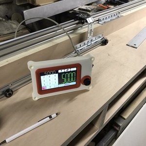 Butée numérique pour scie radiale