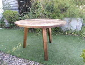 Une table