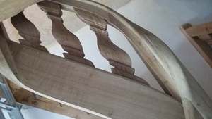 Escalier avec départ courbe et noyau.