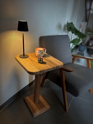 Table d'appoint - guéridon - en noyer massif