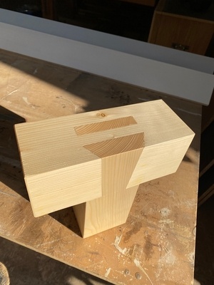 Piétement d’établi cocasse