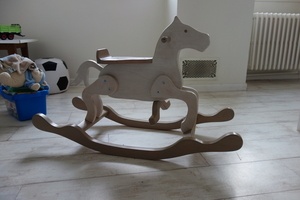 Cheval à bascule en hêtre