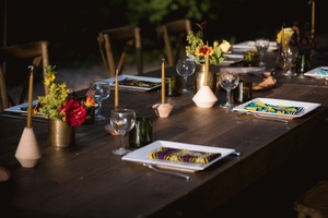 Prototypes de bougeoirs tournés en érable découpé à la scierie mobile