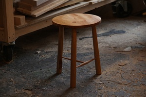 Tabouret en cèdre