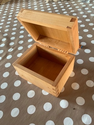 Boite tout en poirier