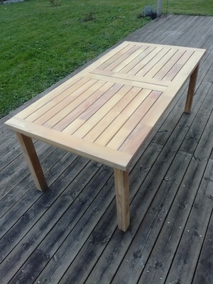 Tables de jardin en robinier
