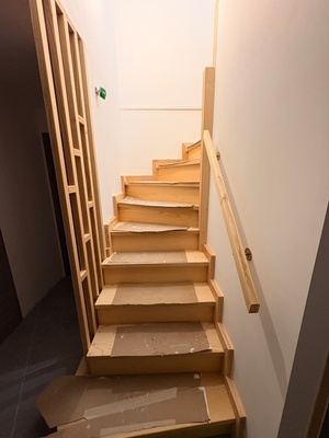 Escalier double quart tournant et claustra