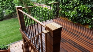 Terrasse en bois. Rajout de 5m2. Fabrication d'un garde corps en métal.