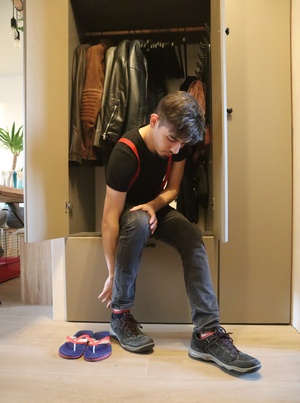 Placard d'entrée avec banc intégré