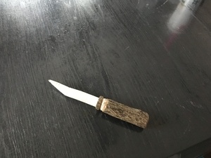 Couteau en bois