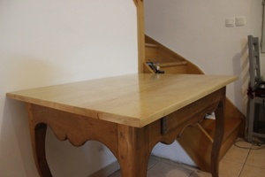 Plateau pour bureau, verni au tampon