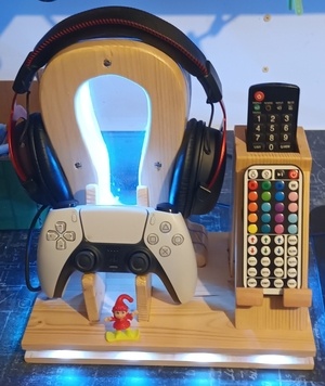 Réalisation d'un support de casque, manette PS5, téléphone et télécommande