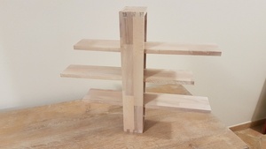 Petite étagère "Fier de faire mes meubles"