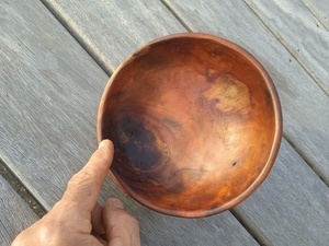 Petit bol en bois de rose d'Océanie