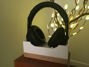 Support de casque Bluetooth avec station de charge intégrée