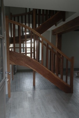 Escalier chêne brun