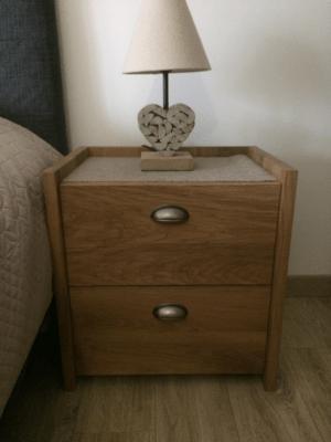 Table de chevet deux tiroirs en chêne