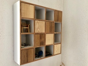 Étagère murale pour les clés et courrier multi essences