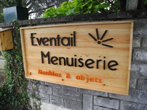 Une enseigne à l'atelier