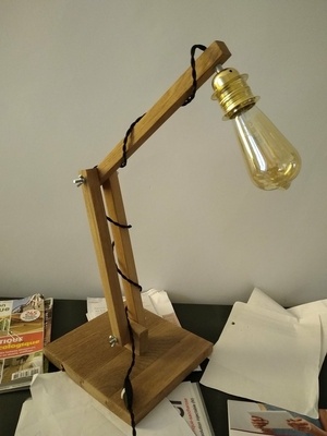 Lampe en chêne