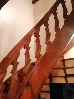 Mon escalier débillardé louis XIV à balustres chantournés droits et rampants