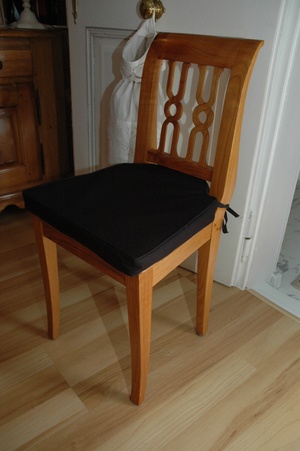 Une série de 8 chaises......en merisier