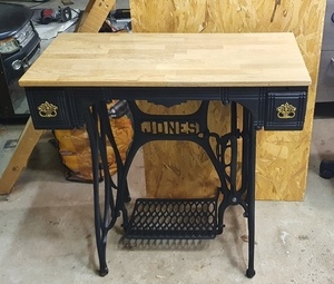 Machine à coudre 1930 transformée en console