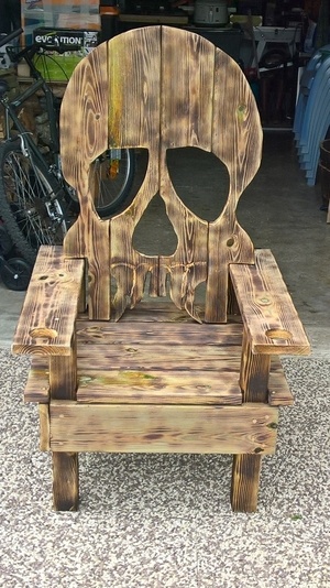 Fauteuil tête de mort biker skull
