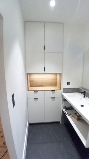 Meuble de salle de bain mélaminé / chêne