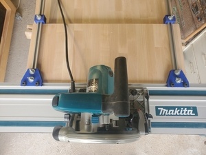 Guide coupe parallèle pour rail de scie plongeante