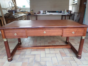 Restauration bureau style empire