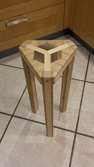 Tabouret  type marqueterie