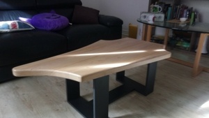 Table basse pour gratteur de cordes