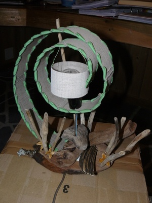 Lampe en bois flotté