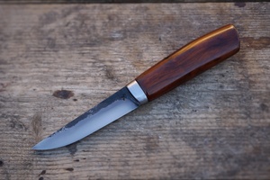 Puukko manche en vieux nerprun