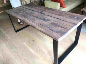 Table à partir poutres de grange de récupération