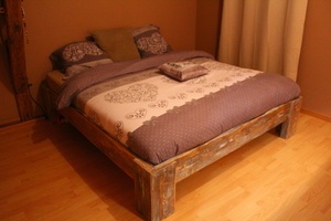 Lit effet patiné 180 x 200 en bois de charpente