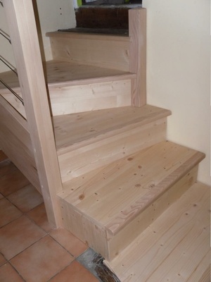 Escalier et porte de placard