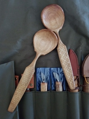 Cuillères à salade en noyer