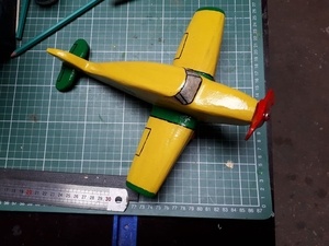 Avion en bois de cerisier