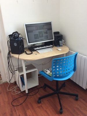 Petit bureau fixe