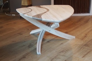 Table de salon contemporaine