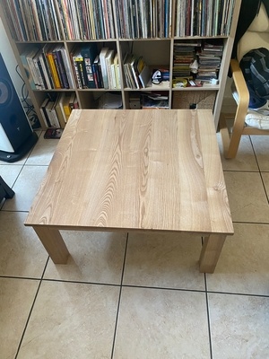 Table basse en frêne