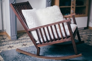 Fauteuil à Bascule "différent du premier"