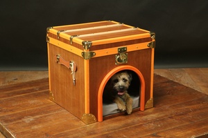 Malles  niche  .. Dog  approved