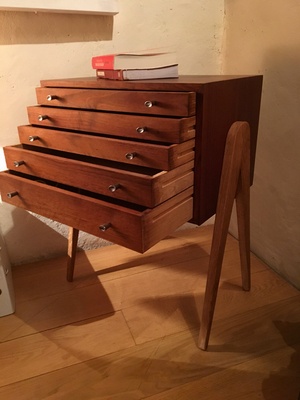 Restauration d'un petit meuble 50's