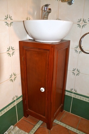 Petit meuble d'angle porte vasque