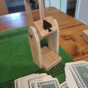 Module en chêne pour indiquer l atout à la belote...