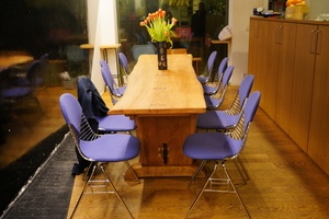 Table en chêne, assemblages traditionnels