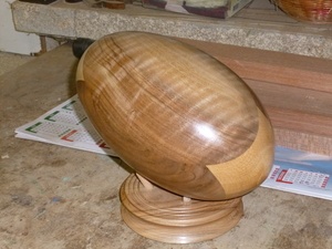 Premier tournage d'un ballon de rugby